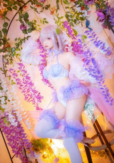 大屁股美女厕所尿xX厕所偷拍_DVD免费观看韩国